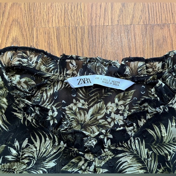 Zara women’s small blouse, leaf print, balloon sleeve, black green - Picture 2 of 12